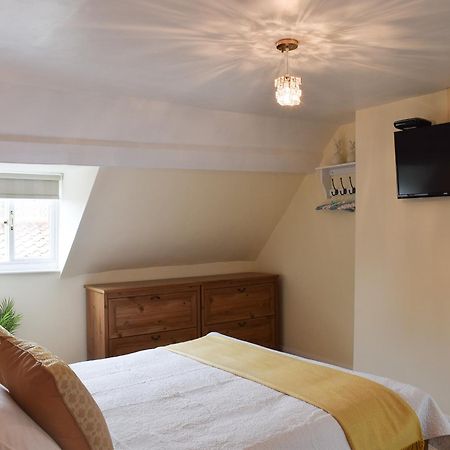 Вилла Honeyz Hideaway Уитби Экстерьер фото