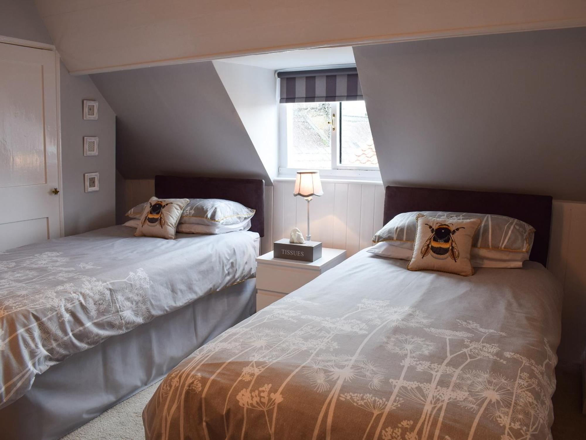 Вилла Honeyz Hideaway Уитби Экстерьер фото